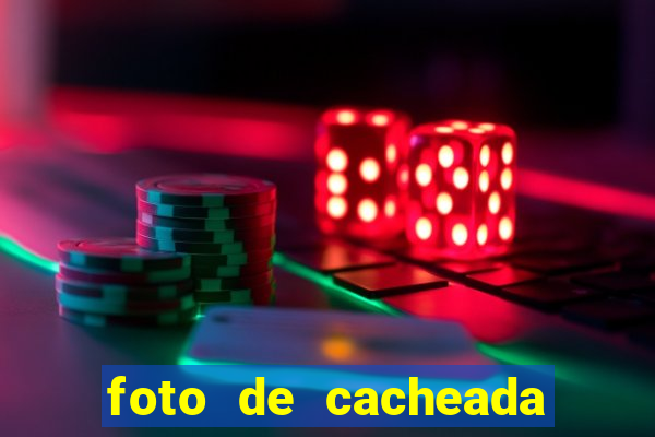 foto de cacheada no espelho